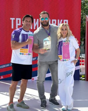 Dmitriy Yashankin Instagram - Отличный праздник получился !!!!

Спасибо всем !!!

Атлеты, судьи, волонтеры, гости, тренеры, титаны , детки, семьи , друзья, партнеры !!!!

Круто было!!!!

Фотографии @alex_chepurnyak по  ссылке в шапке профиля