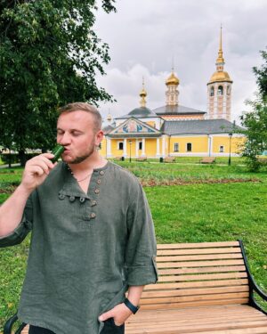 Dmitriy Zhuravlyov Instagram - …и скорее всего даёт силу земли… 🥒
