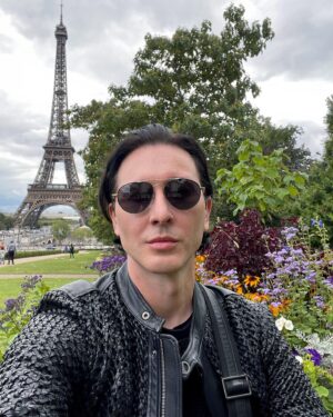 Dmitry Sholokhov Instagram - Paris is always a good idea🖤
.
#sholokhov #fashion #design #runway #shop #paris #europe #newyork #style #vision #designer #travel #world #art #beauty #eiffeltower #france