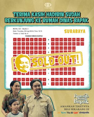 Dodit Mulyanto Instagram - ini ibukku, buk minta doa restu semoga penonton mencapai 1 jt. nanti minta apa bisikin aja semoga kisah kita menginspirasi dan menghibur nggeh. Jangan nelongso kelingan bapak, bapak pasti bangga.
@rumahdinasbapak 
#RumahDinasBapak #FilmRumahDinasBapak #Blitar #KisahNyata