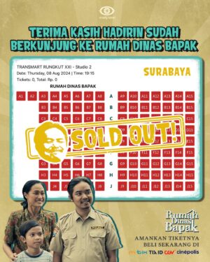 Dodit Mulyanto Instagram - ini ibukku, buk minta doa restu semoga penonton mencapai 1 jt. nanti minta apa bisikin aja semoga kisah kita menginspirasi dan menghibur nggeh. Jangan nelongso kelingan bapak, bapak pasti bangga.
@rumahdinasbapak 
#RumahDinasBapak #FilmRumahDinasBapak #Blitar #KisahNyata