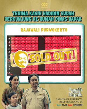 Dodit Mulyanto Instagram - ini ibukku, buk minta doa restu semoga penonton mencapai 1 jt. nanti minta apa bisikin aja semoga kisah kita menginspirasi dan menghibur nggeh. Jangan nelongso kelingan bapak, bapak pasti bangga.
@rumahdinasbapak 
#RumahDinasBapak #FilmRumahDinasBapak #Blitar #KisahNyata
