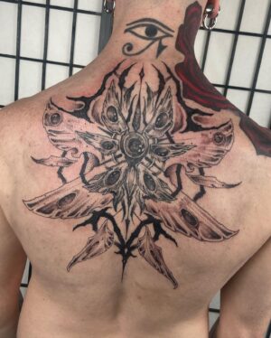 Dollya Black Instagram - 👁️👁️👁️Be not afraid 👁️👁️👁️
Earlier this year, I received a beautiful addition to my back tattoo from my friend, Gray. While cutting out the stencils for the tattoo, I was inspired to create a headpiece. Shoutout to @especimengris @especimenscythe for designing this headpiece for me. Everything you see, minus the garment, was made from EVA foam. I took the headpiece and deconstructed it to make a belt, choker, and panel down the front of my costume. I hand sculpted the eyes out of EVA Foam Clay. The wings were purchased, but painted/aged by me. I cannot express how much fun it was to take a design from my friend and bring it to life in this way. Collaborating as artists can be so rewarding. Thank you Gray for continuously inspiring me with your art. If you are in Los Angeles and need any tattoo work, please hit up @especimengris 💚
Thank you @epsuncitypride for having me this last weekend and giving me a platform to share this look.
Headpiece design: @especimengris @especimenscythe 
Wings: @lamurflowerswings painted by me
Eyes: Hand sculpted by me with the help of @venusenvydrag and @jrbryant101