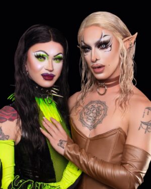 Dollya Black Instagram - Baby @davidelaffe ALWAYS takes THE photo😮‍💨🥰 thank you for these amazing shots babe! 
Also @alexandriahell ‘s mug is insane 🤤 truly in love with everything you do 
•Gloves- @jan_eneskey @ruffles_gloves_official 
•Choker- @vulpinicvestements 
•Bodysuit- Me