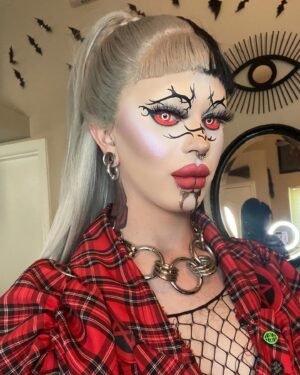 Dollya Black Instagram - ⚔️ 
Outfit by Me 
Lip Piece by @thegregorykara