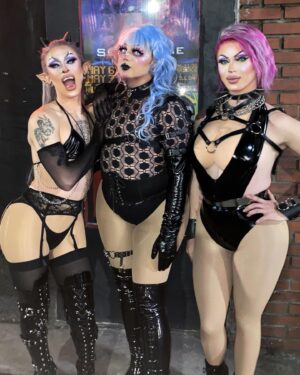 Dollya Black Instagram - 💜💗💛💚
@treehouseatmanikins with @thewakashame && @draggedyanne