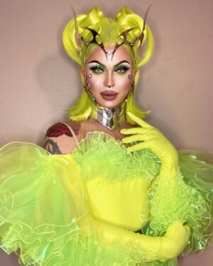 Dollya Black Instagram - ⚡️⚡️⚡️
Wig: @dollyablackdesigns 
(Commissions OPEN)
Headpiece: @thegregorykara 
Outfit: @jan_eneskey