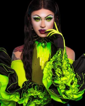 Dollya Black Instagram - Baby @davidelaffe ALWAYS takes THE photo😮‍💨🥰 thank you for these amazing shots babe! 
Also @alexandriahell ‘s mug is insane 🤤 truly in love with everything you do 
•Gloves- @jan_eneskey @ruffles_gloves_official 
•Choker- @vulpinicvestements 
•Bodysuit- Me