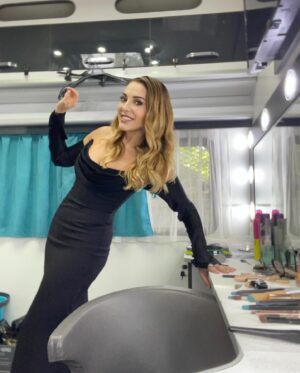 Dolunay Soysert Instagram - Tatil başladıysa bu sezonun son karavan fotoğraflarını koyalım da kapanış olsun:)Yeni sezonda kucaklaşmak üzere💋