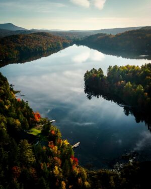 Dominic Arpin Instagram - Couleurs d’automne   heure dorée   drone = je rêve ou quoi??? Une fois de plus ébloui par les paysages du Canton d’Orford!  Laquelle vous préférez?