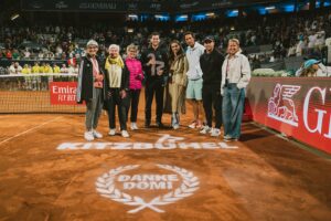 Dominic Thiem Instagram - Liebes Kitzbühel und liebes Generali Open! 🇦🇹
Ich möchte mich noch einmal von ganzem Herzen beim gesamten Team und bei jedem einzelnen Fan bedanken!

Ihr habt mein letztes Kitzbühel zu etwas ganz Besonderem gemacht! 

Bis bald! ❤️

📸: @alexanderscheuber | @generaliopen

#rolex