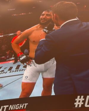 Dominick Reyes Instagram - Walkout ➡️ Knockout from the Jumbotron 📺

#mma #ufc #ufclouisville #boxing #skill #craft #heart #praisethelord