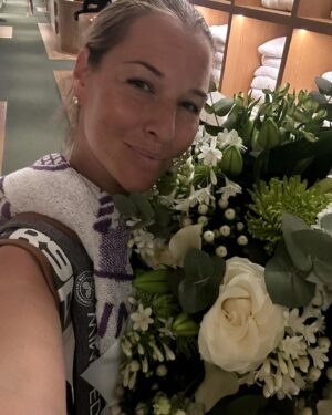 Dominika Cibulková Instagram - Being back after 5 years and leaving with the winners trophy feels amazing 🫶🏻 Renci @renata_jamrichova_ tak sme to podrzali na juniorskom a aj na veteranskom fronte,da sa na nas spolahnut - bring the old good days back 😜💪🏻👌🏻 #wimbledon