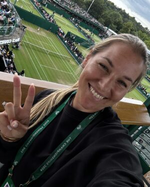 Dominika Cibulková Instagram - Day 3 at the @wimbledon 🍓🫶🏻 Jakubko exploring Wimby is my new fav thing 🥹