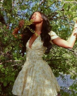 Dominique Defoe Instagram - ur fairy godmother giving u deliciously complicated love stories for the sake of ur ‘personal evolution’ and ‘creatively emotional artist journey’🧚🏾‍♀️🌼📖🍃🌾