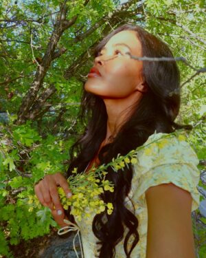 Dominique Defoe Instagram - ur fairy godmother giving u deliciously complicated love stories for the sake of ur ‘personal evolution’ and ‘creatively emotional artist journey’🧚🏾‍♀️🌼📖🍃🌾