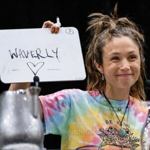 Dominique Provost-Chalkley Instagram - Happy end to International Earp Day — The show that changed my world. Sending love to all those that it also helped. 🏳️‍🌈 Can’t wait to Earp next weekend! 💃🏼🔥 #WynonnaEarp #E4L