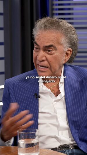 Don Francisco Instagram - El dinero viene y va, pero lo que realmente importa es el presente. En Decálogo del Éxito, El Puma Rodríguez reflexiona sobre sus fracasos en los negocios y su incapacidad para manejar el dinero, a pesar de haber ganado mucho. Acepta que no se llevará nada al final, enfocándose en disfrutar el aquí y ahora. Una conversación sincera y llena de sabiduría. Vean el episodio completo en YouTube y Spotify.