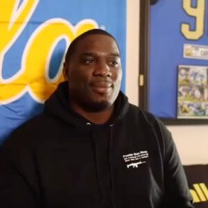 Donovan W. Carter Instagram - Episode 8 of I’m Supposed To Be Here!!!!! Is out I have @ashleylaronson on telling us about her transition to La and why she is suppose to be here!!!!! Link in bio check us out and please like comment and subscribe!!!!!! Always thank you @cam.alexiis @josh_createwhatstrue @createwhatstrue for the visuals!!!!!