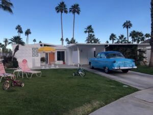 Douglas Smith Instagram - What a delight being on the set of @dontworrydarling was! Here are some photos snapped while we filmed in Palm Springs back in autumn of 2020 during those scary pre-vaccine days of the pandemic. Super grateful to @oliviawilde for being included in her beautiful film! Dive in to the world she created at your local cinema now! You won’t regret it 😍 also still not sure how I fit into that car 😂