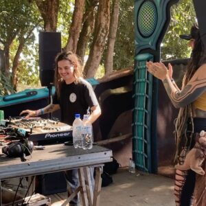 Dread Hot Instagram - Que final de semana incrivel! Eu sinto a energia de geral até agora! Goiânia, vocês são maravilhosos! 🫶🏻✨

E @hipnoticacrew , VCS FORAM PERFEITOS! Que celebração linda 🌹🏴‍☠️ e @syncroniacrew grata pelo convite novamente! 🥹🥲

#explorar #dj #hipnoticacrew #festa #rave #musica #djdread #goiania #fyp