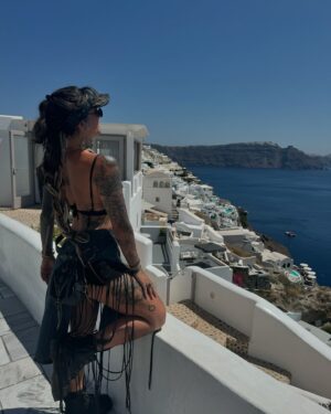 Dread Hot Instagram - GRÉCIA EU TE AMOOO
GRECIA EU TE AMOOO 
E vou sentir muitaaaa falta 🌹
Esse mundão é lindo demais 🏴‍☠️

#explorar #viagem #dump #criadoradeconteudo #trip #grecia #dread #viral #amizade #amigos