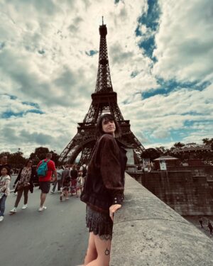 Dread Hot Instagram - Vai pra última foto 😏
Essa é a minha forma de homenagear Paris 🇫🇷
Do meu jeitinho né ✨
Posso ver sua baguette? 🤣🫶🏻

#explorar #criadoradeconteudo #paris #olimpiadas #tbt #ferias #viagem #france #dread #modelo #torreeiffel