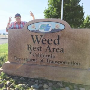 Drew Carey Instagram - Lots of "I ❤️ Weed" T shirts for sale in this town