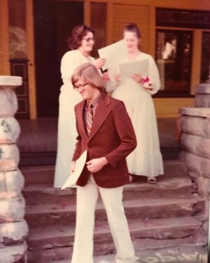 Drew Carey Instagram - Me at Kent State in... Fall 1975, Spring 1976? In front of the Delta Tau Delta house. I was 17 or 18 at the time.
Thanks and a hat tip to @KentStateDelts (via Twitter) for finding this