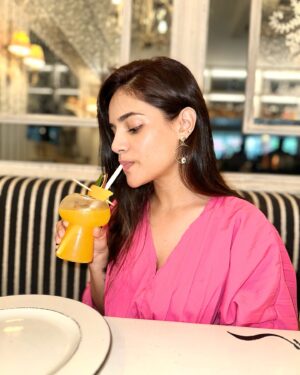 Drishti Thakur Instagram - Good food,Good mood swipe to see 🍛

#InstaFood #FoodLovers
#Yummy
#Delicious
#Foodstagram