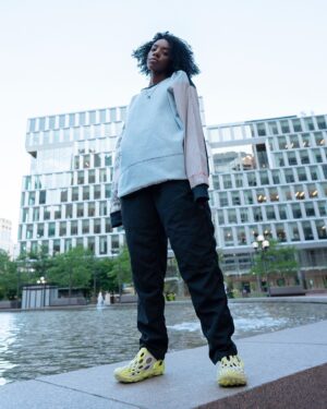 Dua Saleh Instagram - city walk in my #hydromocs. @merrell #MerrellMoctober