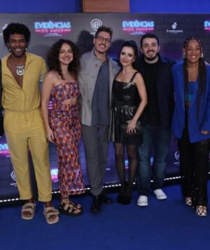 Dudu de Oliveira Instagram - #tbt Dumpzinho dessa Première carioca de “Evidências do Amor”, e também para avisar a todos vocês que a gente estreiou nos cinemas de todo Brasil.

Filme tá lindo, tem muito romance, humor, memória afetiva, muito evidencia, muito música chiclete. Filme pra família inteira, pra dançar e para cantar junto. A primeira semana é muito importante para manter o filme em cartaz.

@framboesa_filmes 

#evidenciasdoamor #evidencias