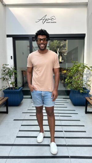 Dudu de Oliveira Instagram - O @ape_smart_studios virou o meu cantinho em São Paulo. Com uma localização perfeita para minha necessidade. Conta com 8 unidades espalhadas pela região próxima à Avenida Paulista.

Com diárias até R$ 200,00 você consegue viajar, ter conforto e ainda pagar pouco.

Já envia essa dica pra geral que não sabe onde ficar quando vai para São Paulo.

Obrigado @renata.m.a.i.a  pelo convite, amei cada segundo.

#hospedagem #travel #apesmartstudios #apesamart #saopaulo #apesaopaulo #dicahospedagem #hotelsaopaulo