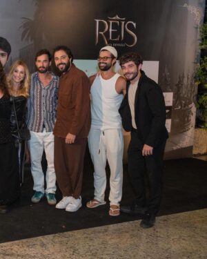 Dudu de Oliveira Instagram - Pré estreia da 11° Temporada da Série Reis @seriereis 👑 

#sériereis #mikhail #recordtv 

@criativa_imagem - Assessoria de marketing digital
@alemdosonhoeventos - Espaço 
@rosimedeiros.cerimonial - Assessoria e cerimonial 
@oticascarolrj - patrocínio 
@jourbenifotografia - Foto 
@piccionefilms - Filme 
@cakesgarridos - Bolo
@gapmusicoficial - Banda 
@georgiafestas - Decor 
@djmariorabaca - DJ
@zarllyoficial - Estação sorvete
@grupoliberadojr - Assessoria de imprensa
@docariabrada - doces 
@one.openbar - Open bar 
@lalunna_eventos - Buffet
@afago.digital - Convite da festa 
@cabinemagicbox - 360° 
@doceriadadessa.bemcasados - palhas italianas 
@flordefogoeco - Arranjos de lareirinhas 
@baurucasbrasil - Estação pipoca 
@qrlist - RSVP dos convidados 
@grfdistribuicao - Bebidas 
@anafosteroficial - doces
@rodrigogalvao_fotografia - fotos
@studiooliverhd - pista de Led
@ks_sorveteretro- sorvete retro
@pedrodjeventosrj - telão