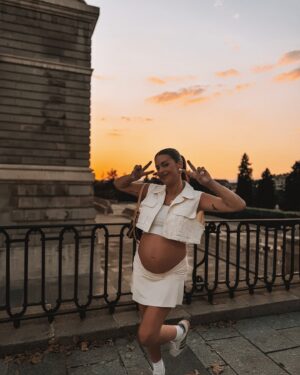 Dulceida Instagram - Madrid en agosto, mi prima y un atardecer 🌅✨🫧📽️