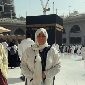 Dumoo Tahseen Instagram - الحمدلله ربي رزقني بزيارة بيته 🙏 ربي يرزقكم هذه النعمة جميعا