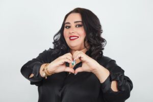 Dumoo Tahseen Instagram - بعد كم ساعه تنزل الاغنية جاهزين🥰🥰 #حظنك_موطني #دموع_تحسين