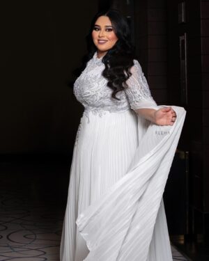Dumoo Tahseen Instagram - Hair @jameela_hairstyle 
Hair extension @halawahbeauty 
Make up @fatimah.aldossry 

Styled by @ziadalsaleh 
Dress @perla.vip 

Photo @reemaphoto_