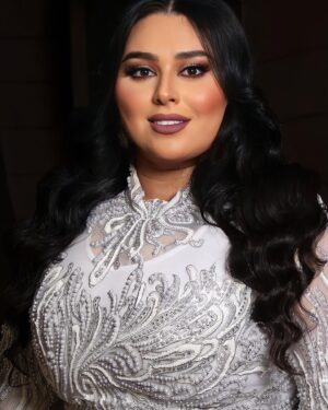 Dumoo Tahseen Instagram - Hair @jameela_hairstyle 
Hair extension @halawahbeauty 
Make up @fatimah.aldossry 

Styled by @ziadalsaleh 
Dress @perla.vip 

Photo @reemaphoto_