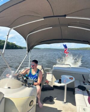 Dustin Howard Instagram - Captain Dustin