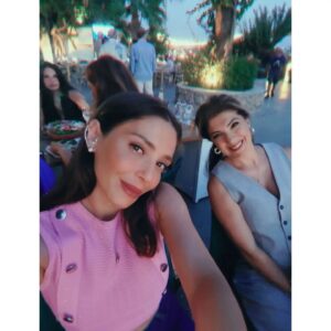 Duygu Çetinkaya Instagram - "Dünyada olabilecek her bir olay için misal aleminde sayısız ihtimal uyur. Siz ağzınızdan çıkardığınız sözlerle o ihtimalleri uyandırırsınız.
Güzel kelimeler söyleyin ki güzel ihtimaller uyansın.İnsanin kaderine müdahalesi sözlerinde saklanır."