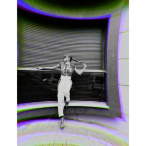 Duygu Çetinkaya Instagram - Ne en iyisi, ne en güzeli, ne de en başarılısı olmak zorundasın.
Sadece kendin ol, kendin olarak devam et, yeter.