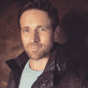 Dylan Bruce Instagram - Quick video message from Paul Dierden 👼 😈....ps Dylan WILL BE THERE! 
This Sunday, May 17 at 3pm ET, the original @orphanblacktv cast will reunite live on the official Orphan Black Facebook page for a two-episode table read benefiting @lgbtcenterlink and @sisteringdropin 
See you there, #CloneClub #orphanblack