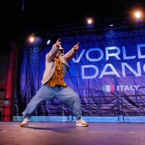 Dylan Mayoral Instagram - Firing up - Dylan Mayoral Judge Demo
Thank you @worldofdance_italy @andrealemanno for having me 🇮🇹.
Music by @allttamusic , incredible artists 😮‍💨🔥