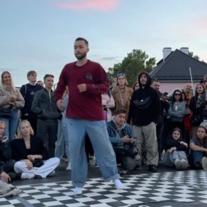 Dylan Mayoral Instagram - Took the win at @saf_streetartsfestival all style battle yesterday in Estonia 🏆🇪🇪
Quite happy with my rounds and ready to continue exploring ✨
Thank you to everyone at the event for the support 😌🙏🏻