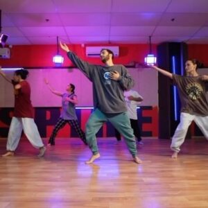 Dylan Mayoral Instagram - Brought back an oldie and danced it with some seriously great friends. 💚✨
