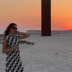 Ece Sükan Instagram - East-West / West-East 
#RichardSerra 
#Doha