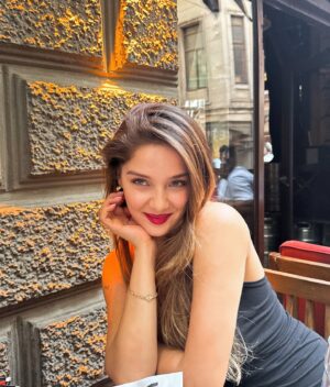 Ecem Çalhan Instagram - Holala ☀️