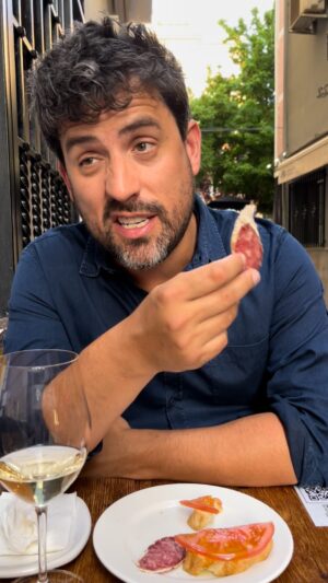 Ed Weeks Instagram - GRANADA TAPAS CRAWLING! at La Tana, and La Esquinita de Javi. Little plates of heaven #WeeksEats
.
#tapas #granada #pancontomate #salchichon #clams #boquerones #andalucia #food #españa #foodporn #foodreview #instafood