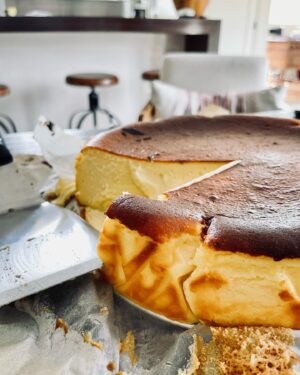 Ed Weeks Instagram - I made basque cheesecake and cheeseburgers because why the shit not
-
📷 @meenad - cheesecake recipe by the incomparable @mollybaz